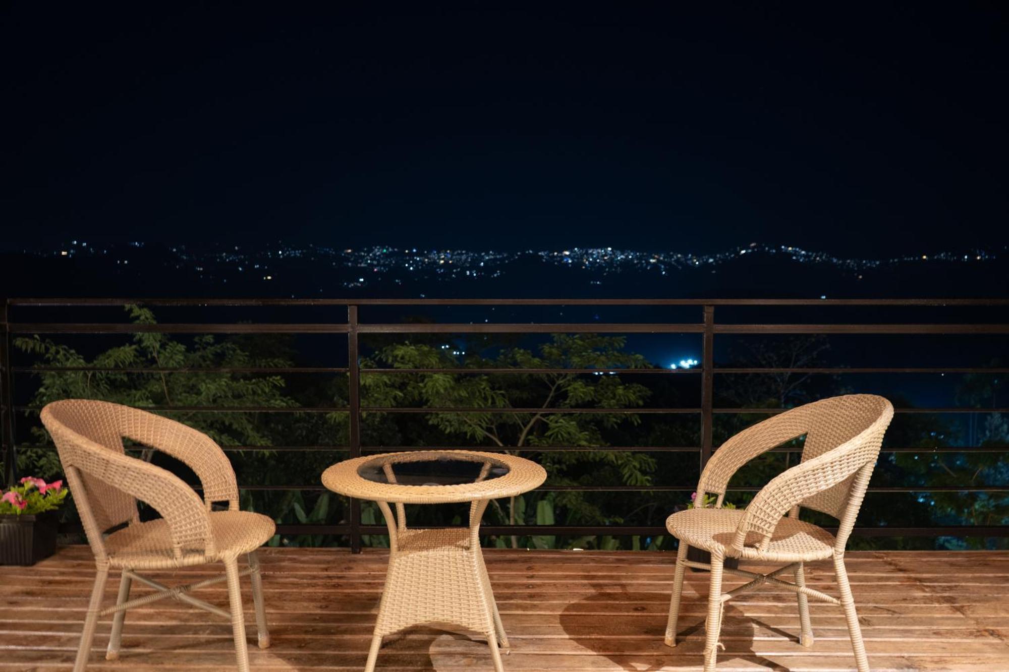 Cave Hill By Ferns Hotel Aizawl Ngoại thất bức ảnh