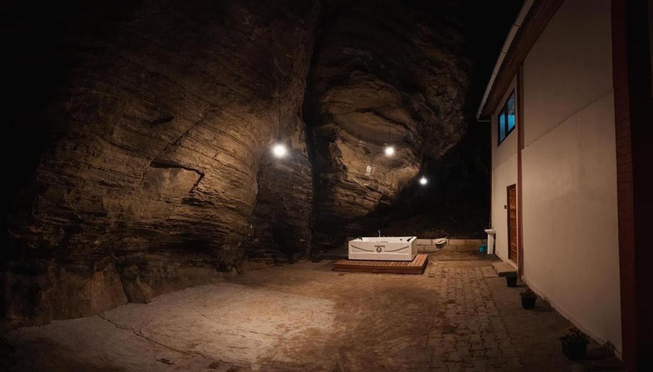 Cave Hill By Ferns Hotel Aizawl Ngoại thất bức ảnh